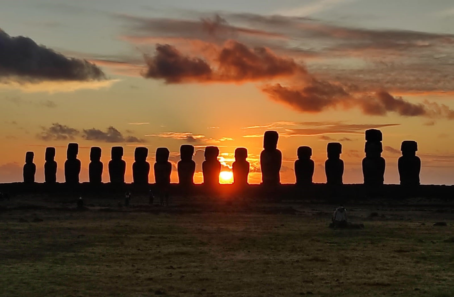 (+12 años) Amanecer en Ahu Tongariki