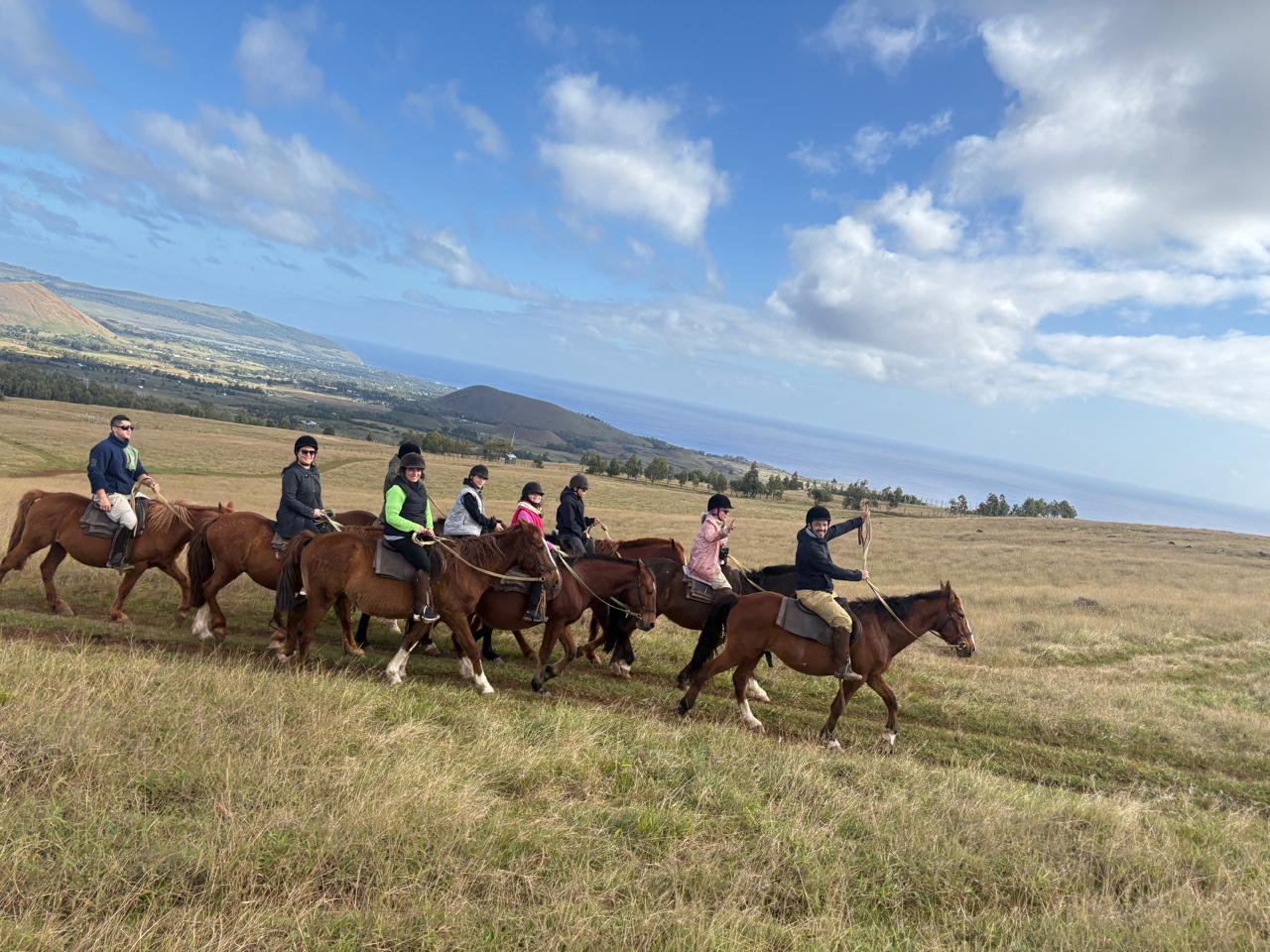 (+12 años) Vamos en caballo al punto más alto de Rapa Nui