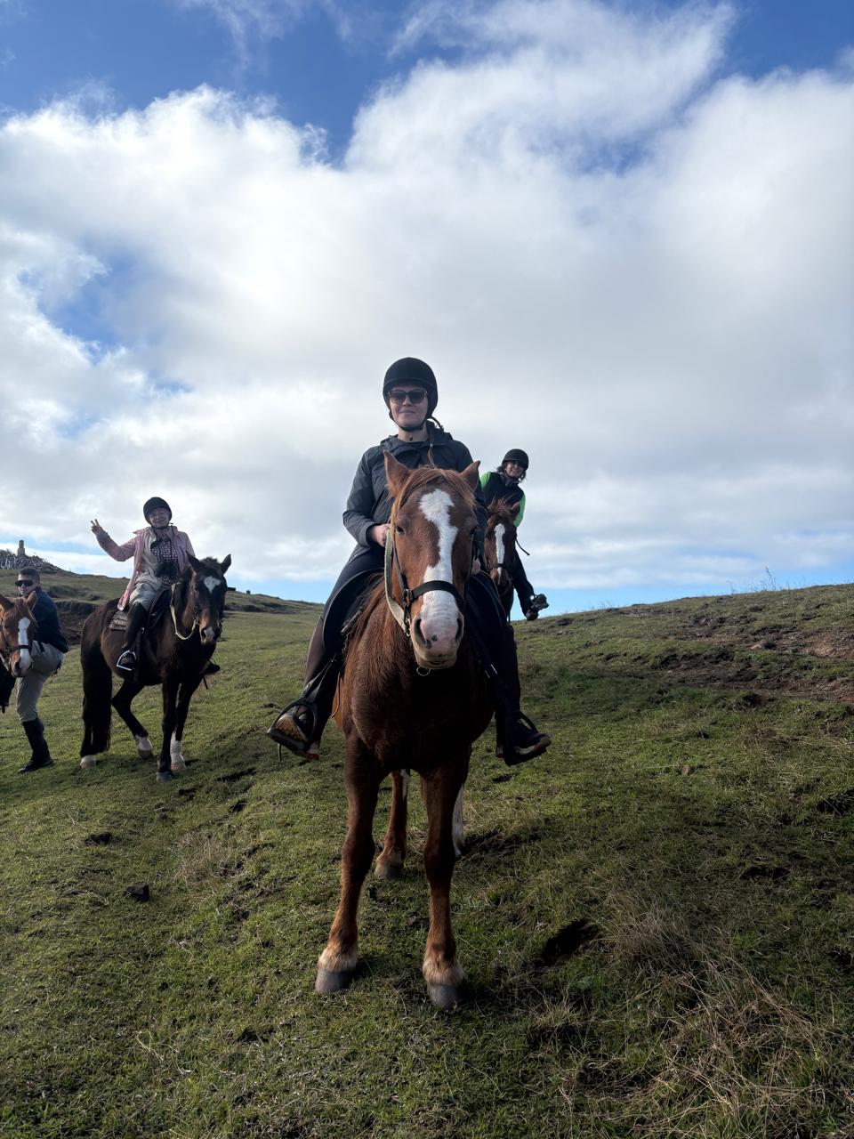 (+12 años) Vamos en caballo al punto más alto de Rapa Nui